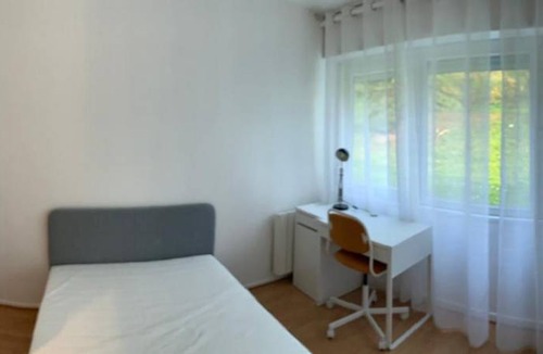 Noisy-le-Grand Resort | 95 m² Private room ∙ 1 bedroom ∙ 1 guest
