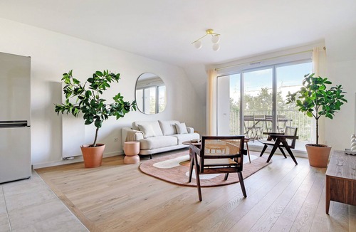 Clichy Apartment | A Bright 3-BR/2BA in Clichy
