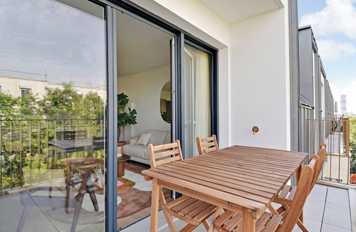 Clichy Apartment | A Bright 3-BR/2BA in Clichy
