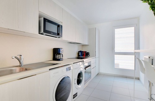 Clichy Apartment | A Cosy 3-BR/2BA in Clichy