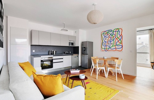 Clichy Apartment | A Design 2-BR/1-BA with Terrace in Clichy