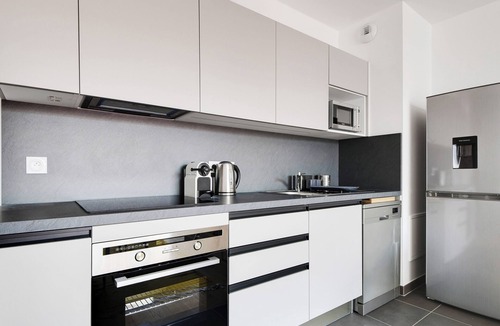 Clichy Apartment | A Design 2-BR/1-BA with Terrace in Clichy