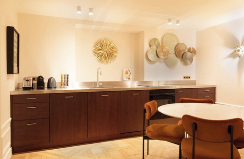 Les Halles Apartment | A Gorgeous 2-BR/2BA with Services in Louvre