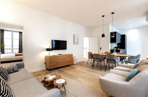 Gaillon Apartment | A PERFECT PARISIAN RETREAT LOCATED NEXT TO LOUVRE & PALAIS ROYAL - RUE MONSIGNY