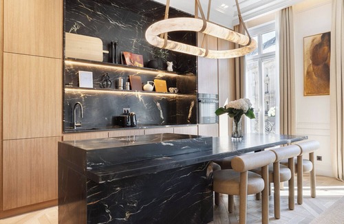 Chaillot Apartment | A Somptuous 3-BR/3BA with services in Champs Elysées