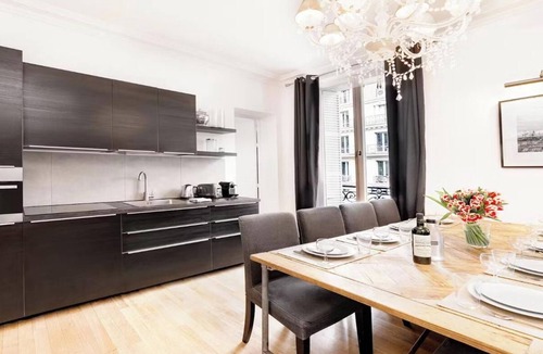 Vivienne Apartment | A TRUE PARISIAN CHARM LOCATED IN BETWEEN LOUVRE & PALAIS GARNIER -110 SQM