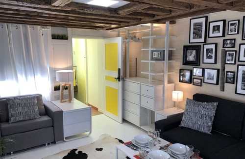 3rd Arrondissement Apartment | A5G Skyglass