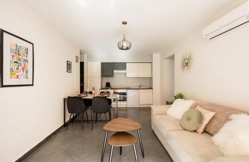 Garches Apartment | Air conditioned apartment, 3 min walk to the beaches, Garage