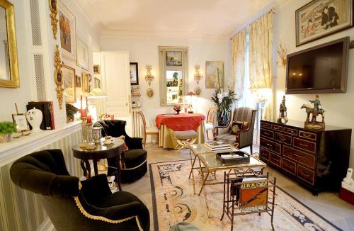 Chaillot Apartment | Alma-Eiffel Tower