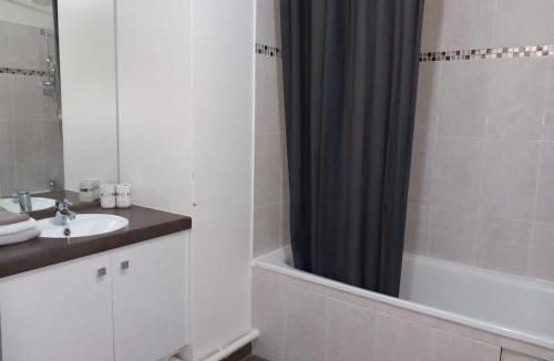 Vitry-sur-Seine Apartment | Apartament calm ,la 10 min de metrou
