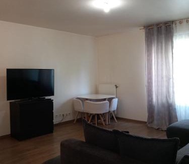 Vitry-sur-Seine Apartment | Apartament calm ,la 10 min de metrou