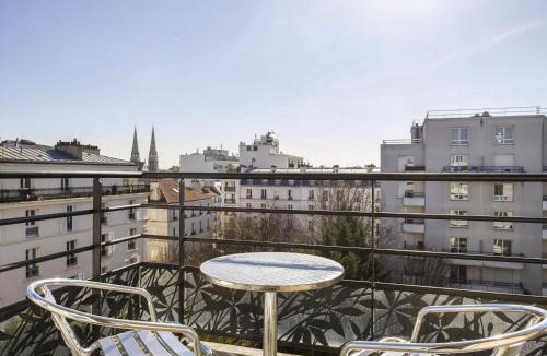 Combat Apartment | Aparthotel Adagio Paris Buttes Chaumont