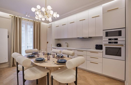 Quartier de la Folie-Mericourt Apartment | Apartment in the Marais With Air-conditioned