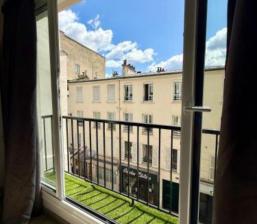 Chaillot Apartment | Apartment Like HOME Arc de Triomphe, Champs Élysées, Tour Eiffel