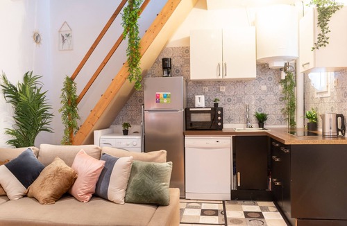 Gentilly Apartment | Apartment 'Magnifique Duplex À Paris' with Wi-Fi