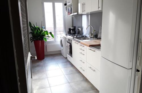 Quartier Sainte-Marguerite Apartment | Apartment with Car Park - Charonne Neighborhood