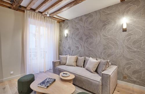 Quartier de la Place-Vendome Apartment | Appartement au coeur de Paris Madeleine by Studio prestige