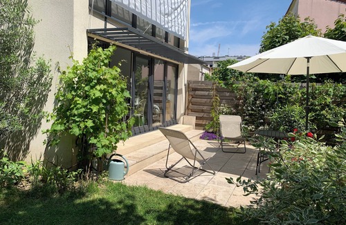 Louis Bertrand-Mirabeau-Semard Condo | Appartement Comme une Maison Avec Jardin aux Portes de Paris, Proche du Métro