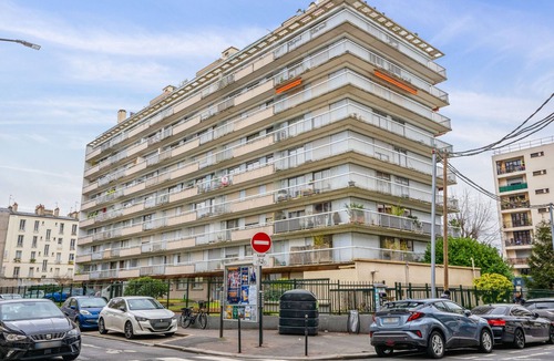 Clichy Apartment | Appartement Leroy, balcon - Welkeys