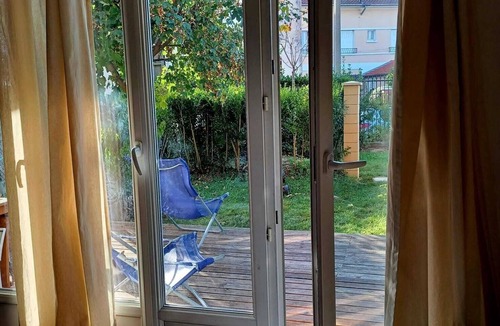 Villejuif Apartment | Appartement, Proche Paris, Calme, Avec Jardins. Idéal Famille