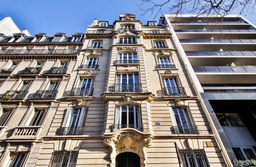 Chaillot Apartment | #ArcDeTriomphe #Trocadero #STYLE HAUSSMANNIEN