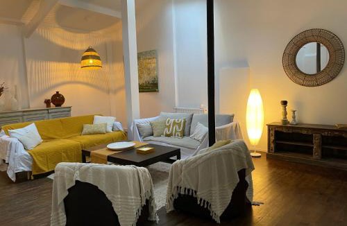 Gare Villa | Artist's Home - Villa & Private Courtyard - 200m2