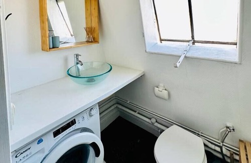Neuilly-sur-Seine Apartment | Attractive 20 m² in the heart of city