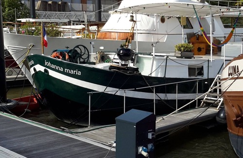 Asnieres-sur-Seine Boat Rental | Bateau Péniche de Standing 70 Metres Carrés Plus Terrasse Collée à Paris