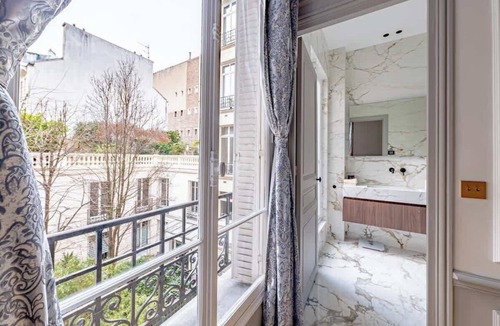 Porte-Dauphine Apartment | Beautiful and Stylish 2 Beds in Trocadéro 16th
