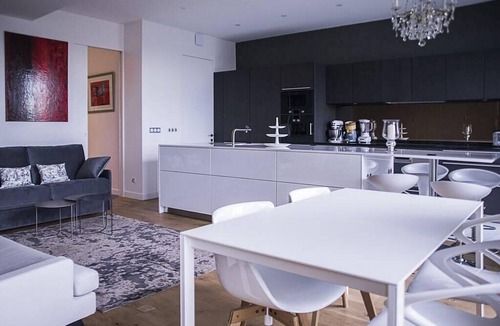 3rd Arrondissement Apartment | Beautiful Paris 2BR/2BA Apartment, 4eme (6 Guests) in Paris