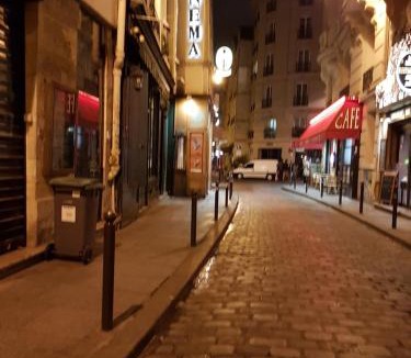 Sorbonne Apartment | Bernardo 42 Galande