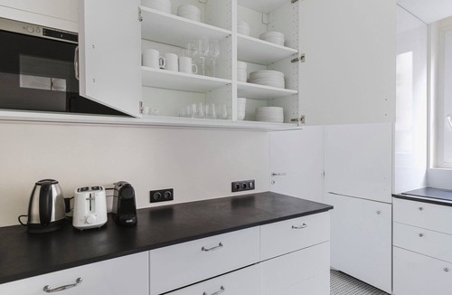 Auteuil Apartment | Blueground | Auteuil, doorman, nr Seine & offices