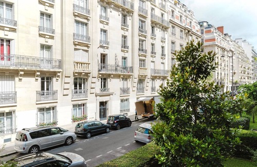 Auteuil Apartment | Blueground | Auteuil, doorman, nr Seine & offices