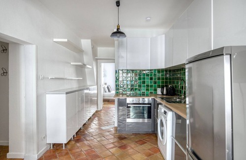 10th Arrondissement Apartment | Blueground | Canal St Martin, near cafes & shops