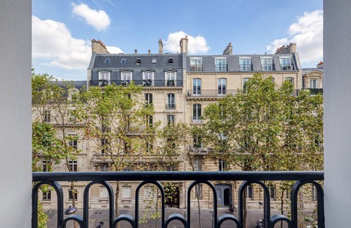 7th Arrondissement Apartment | Blueground | Invalides, intercom, nr Metro