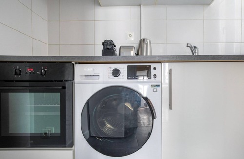 Auteuil Apartment | Blueground | La Marais, nr market & shopping