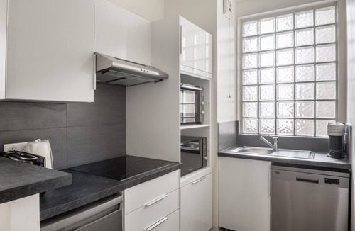 Madeleine Apartment | Blueground | Madeleine, elev, near art
