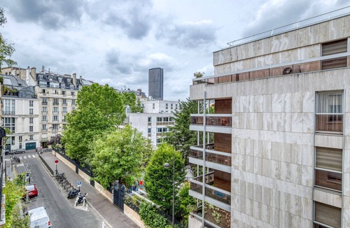 Montparnasse Apartment | Blueground | Marais, nr shopping