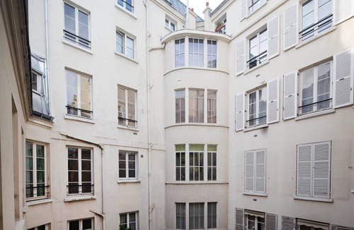 Quartier de la Place-Vendome Apartment | Blueground | Place Vendôme, fully equipped