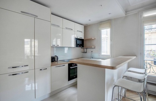 Chaillot Apartment | Blueground | Trocadero, nr metro & parks
