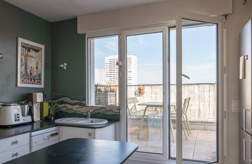 Combat Apartment | Breathtaking 2BR – Buttes Chaumont & Terraces