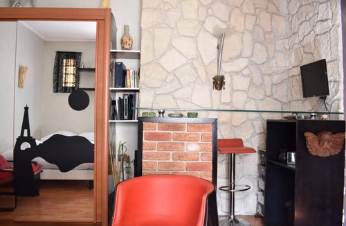 Quartier de la Goutte-d'Or Apartment | Bright Parisian Studio for 2