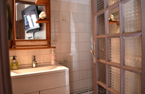 Quartier de la Goutte-d'Or Apartment | Bright Parisian Studio for 2