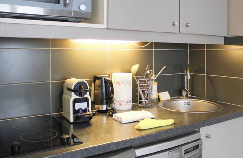 Issy-les-Moulineaux Apartment | Bright studio apartment with parking and balcony