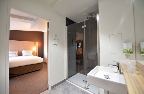 Clichy Hotel | Campanile Paris - Clichy Centre