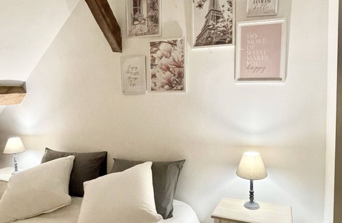 Saint-Germain-sur-Morin Bed & Breakfast | Chambre Triple Avec Salle de Bains Privative à 10 Minutes de Disneyland Paris