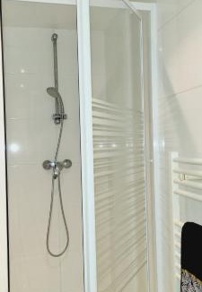 Adamville House | Chambre indépendante avec salle de bain privée au calme Saint-Maur-des-Fossés