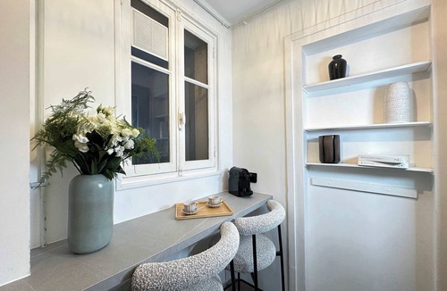 Chaillot Apartment | Champs-Élysées - Apartment with elevator for 5
