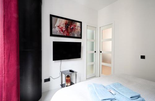 Faubourg-du-Roule Apartment | Champs-Élysées Executive Apartment