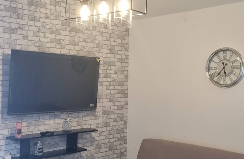 Livry-Gargan Apartment | Charmant Appt 2 Pièces Cosy Jardin IDF Proche Parc des Expositions/Roissy CDG